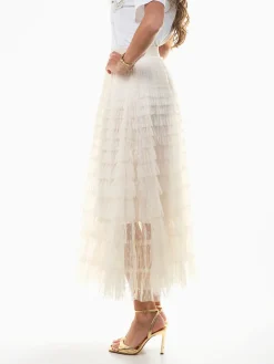 Saia tule comprida com folhos e corações