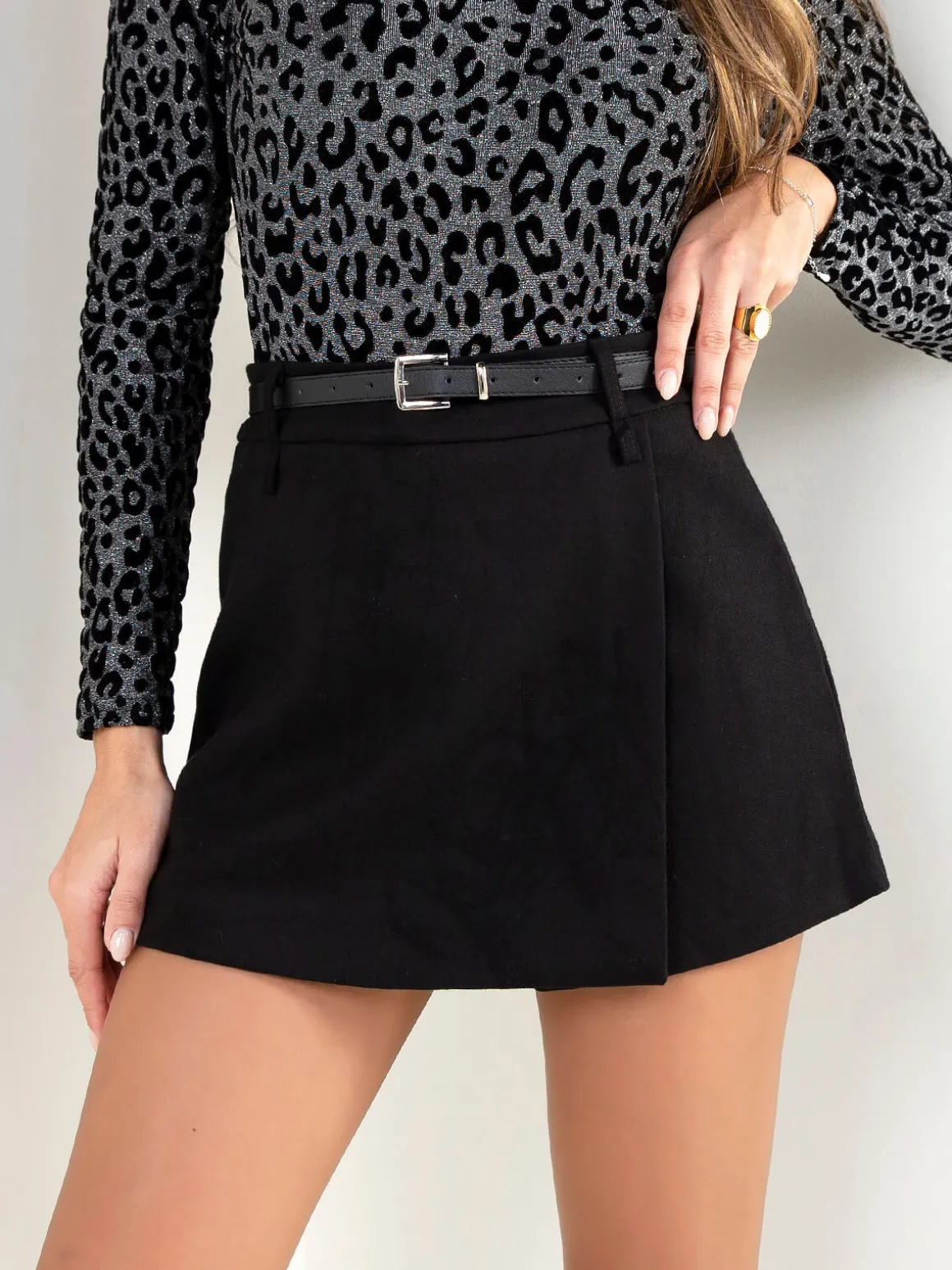 Saia-calção cintura alta com cinto