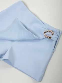 Saia-calção com fivela