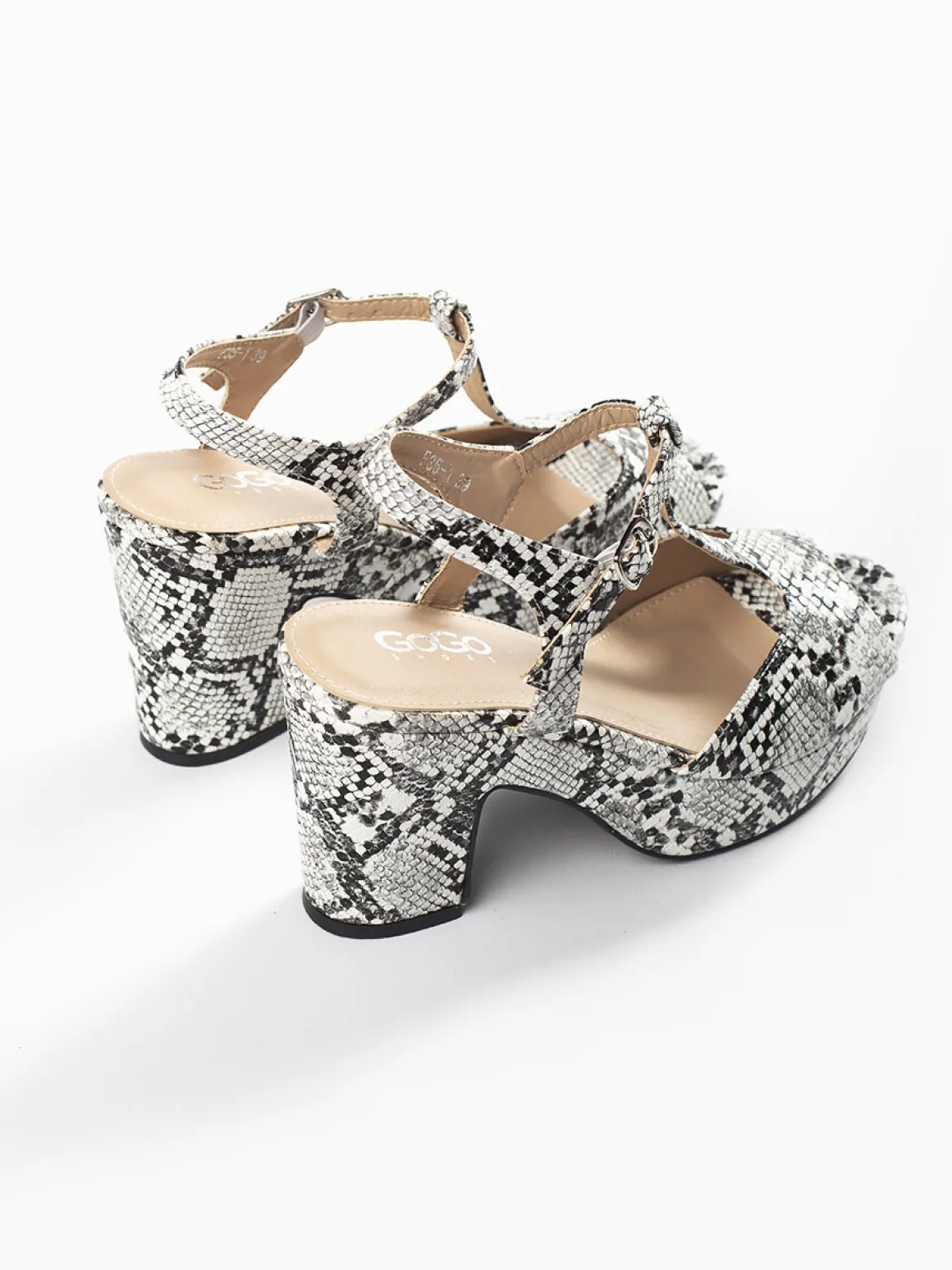 Sandálias salto alto animal print