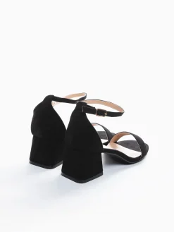 Sandálias tacão pretas veludo