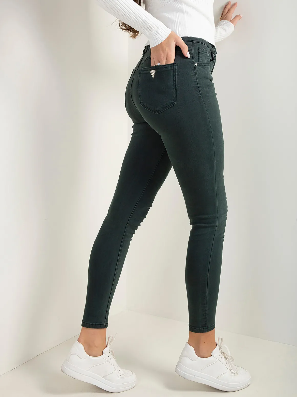 Skinny jeans cintura alta