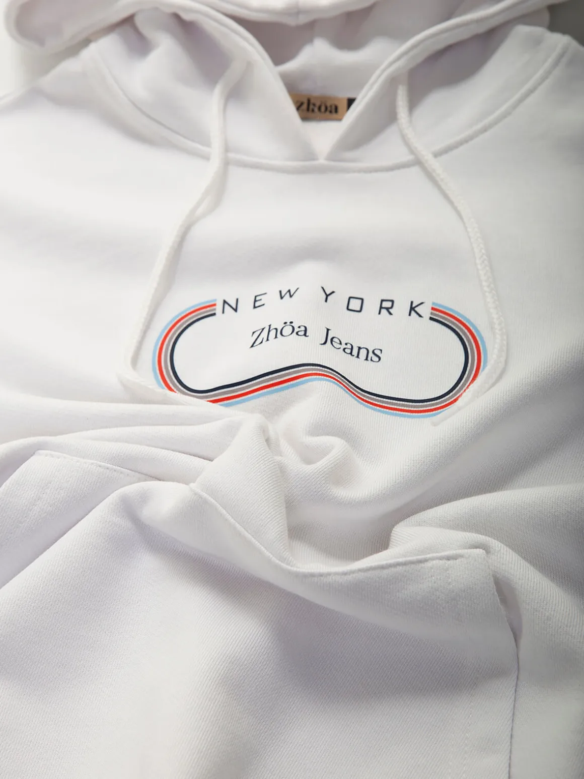 Sweatshirt capuz com estampado