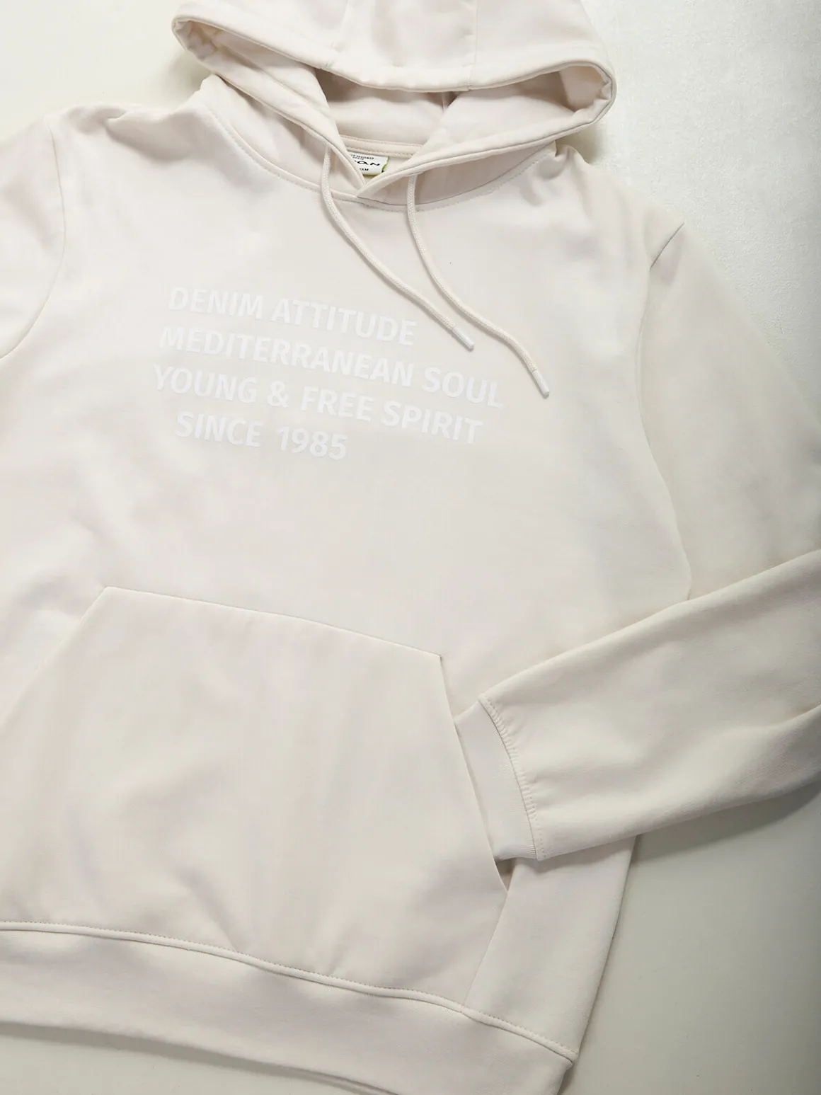 Sweatshirt capuz com mensagem