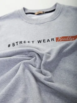 Sweatshirt com letras