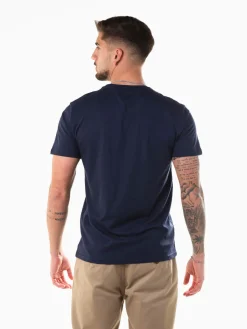 T-shirt básica manga curta