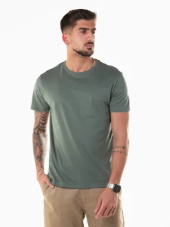 T-shirt básica manga curta