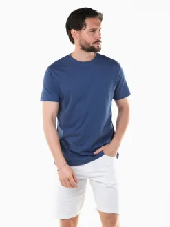 T-shirt básica manga curta com bordado