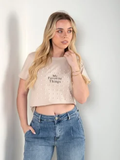 T-shirt com pérolas e estampado