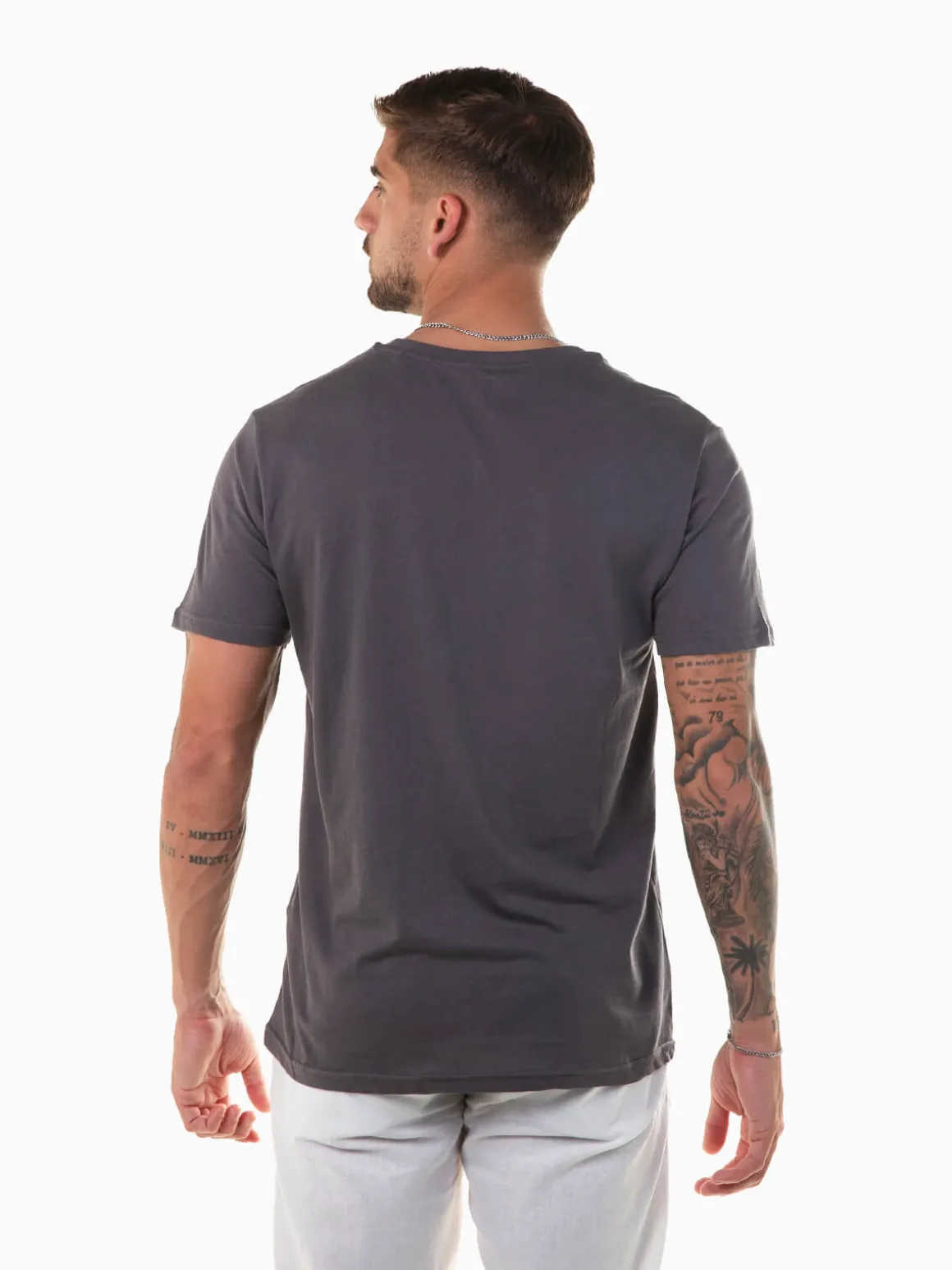 T-shirt manga curta cinza escura