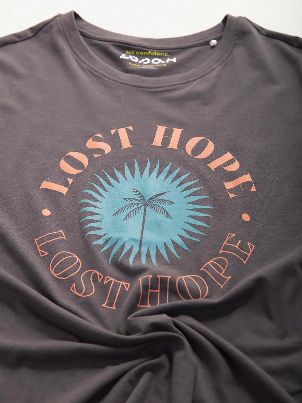 T-shirt manga curta cinza escura