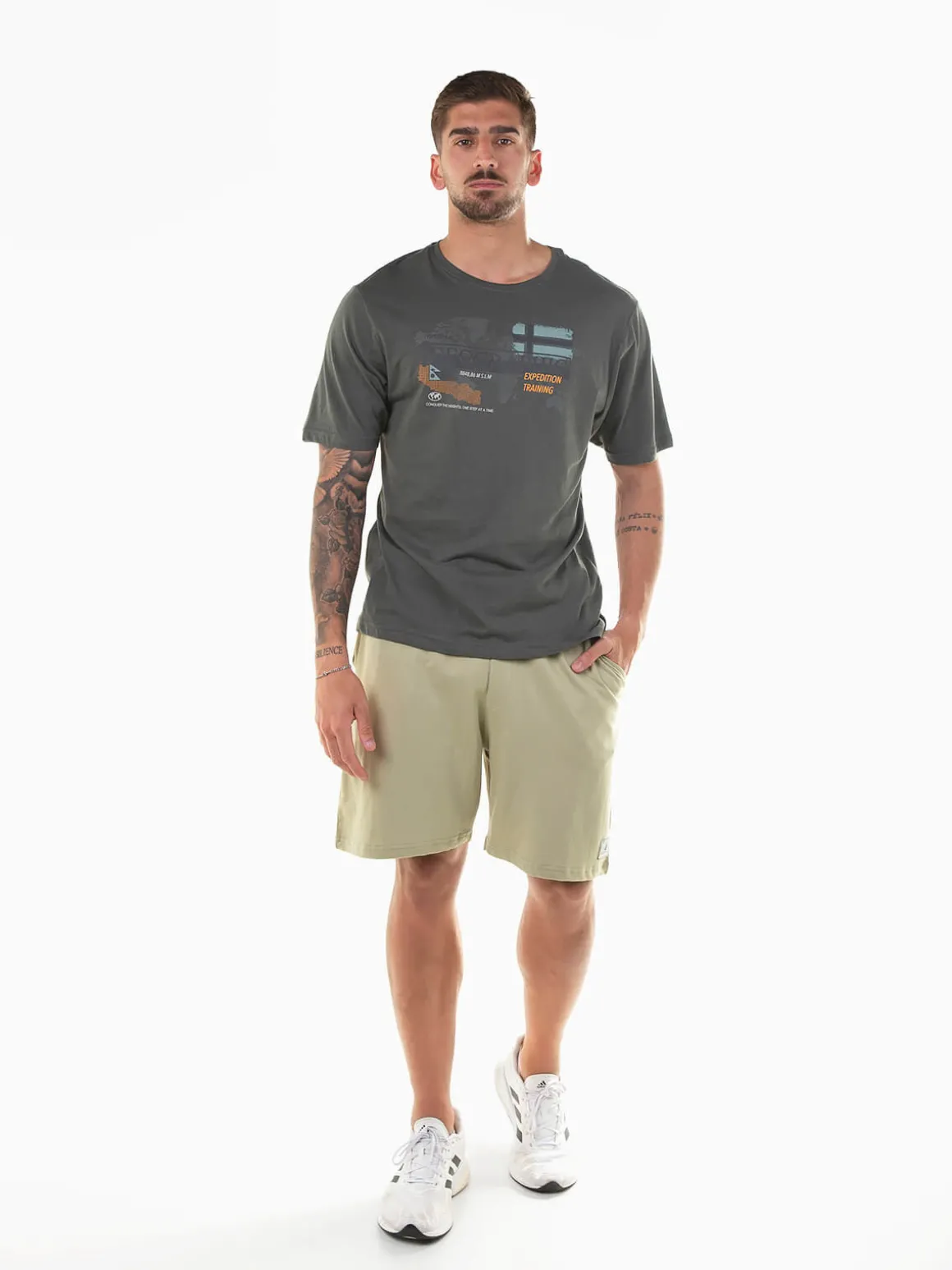 T-shirt manga curta com grafismo