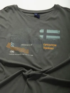 T-shirt manga curta com grafismo