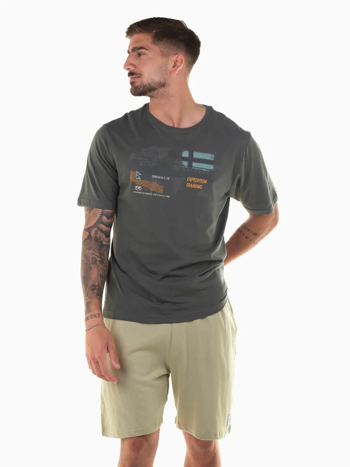 T-shirt manga curta com grafismo