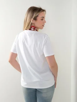 T-shirt manga curta com lenço