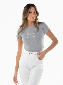 T-shirt manga curta com mensagem