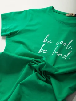 T-shirt manga curta com mensagem