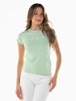 T-shirt manga curta com mensagem