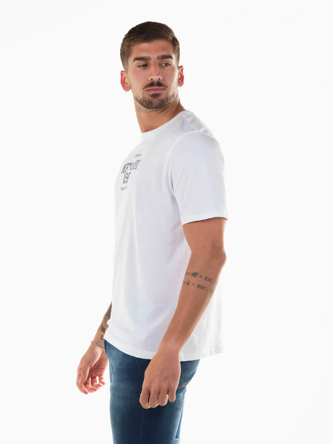 T-shirt manga curta New York