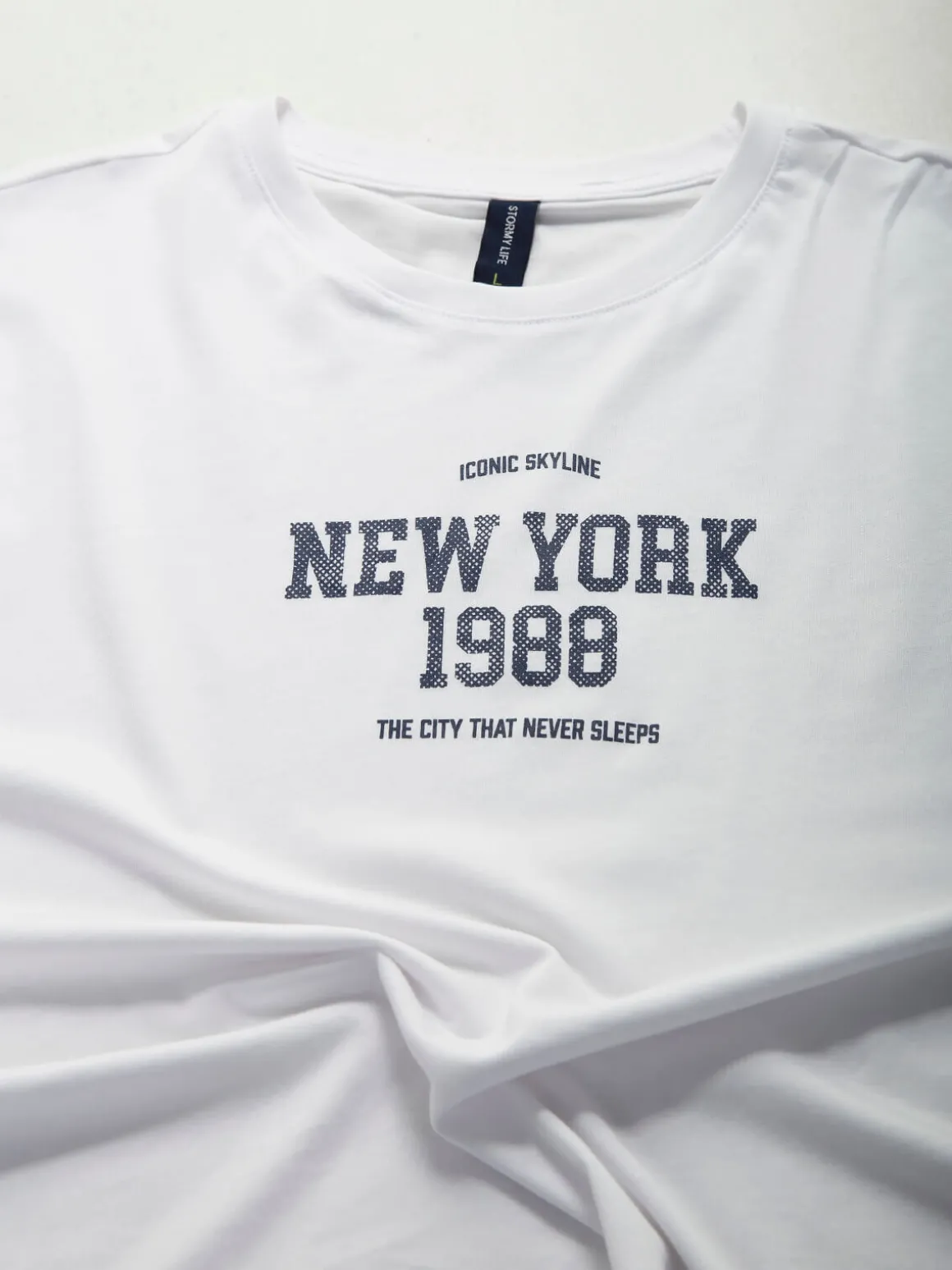 T-shirt manga curta New York