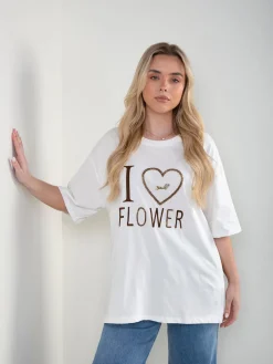 T-shirt oversized manga curta com bordado