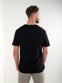 T-shirt preta com estampado