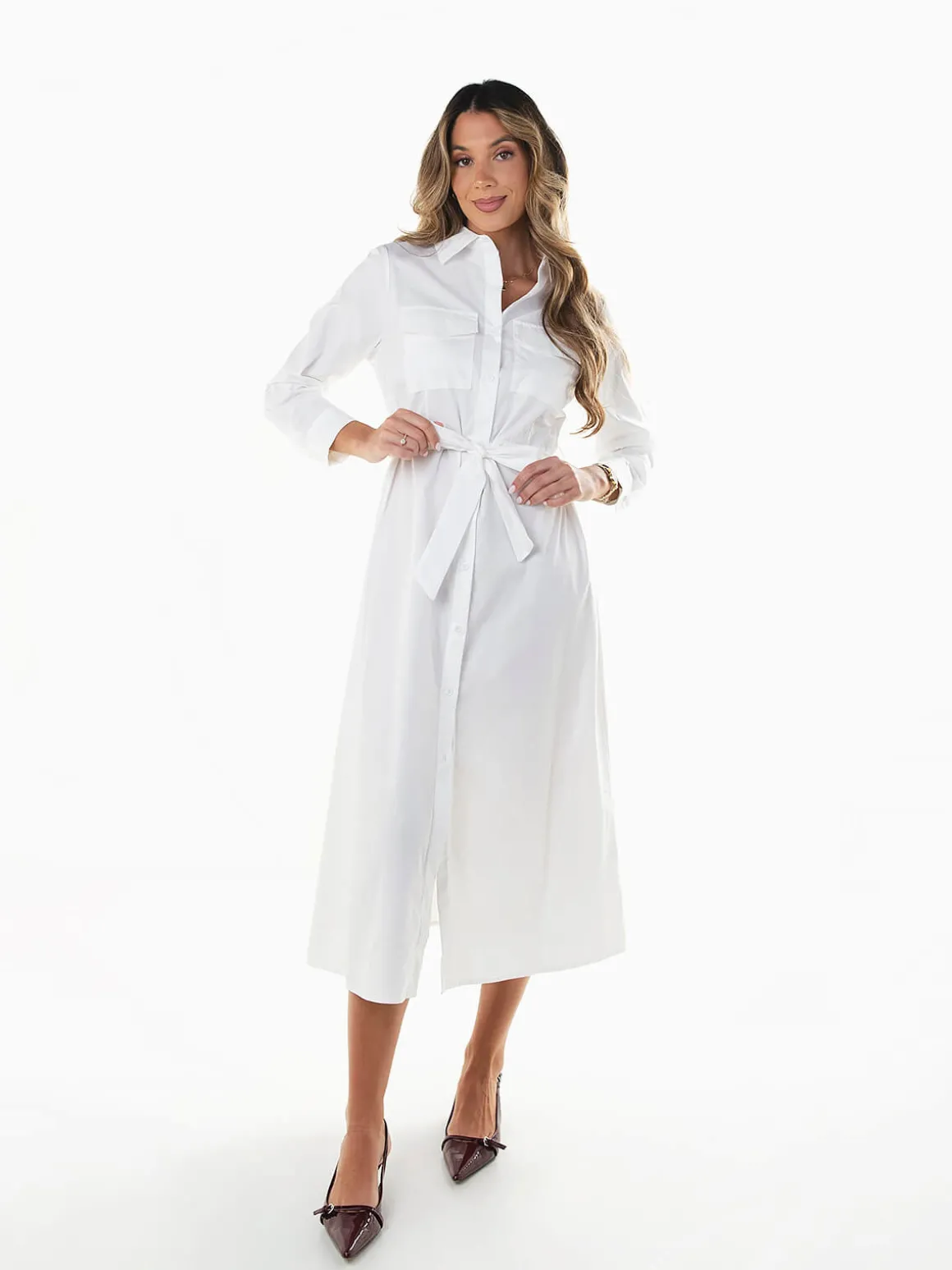 Vestido camiseiro midi com cinto