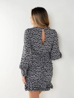 Vestido curto cinza animal print