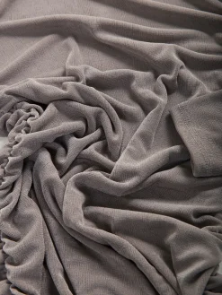 Vestido curto franzido ombros descobertos