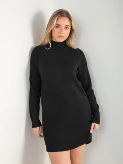 Vestido curto malha gola subida