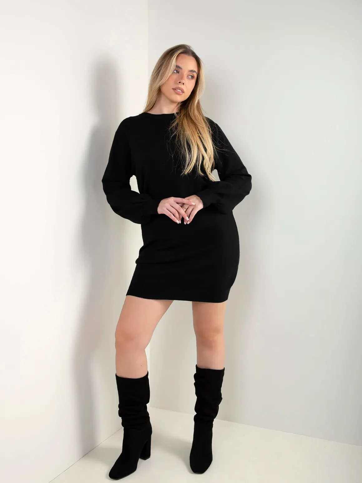 Vestido malha com detalhe renda