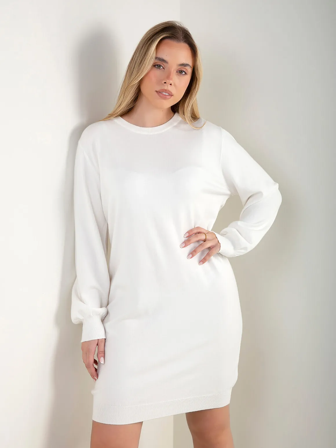 Vestido malha com detalhe renda