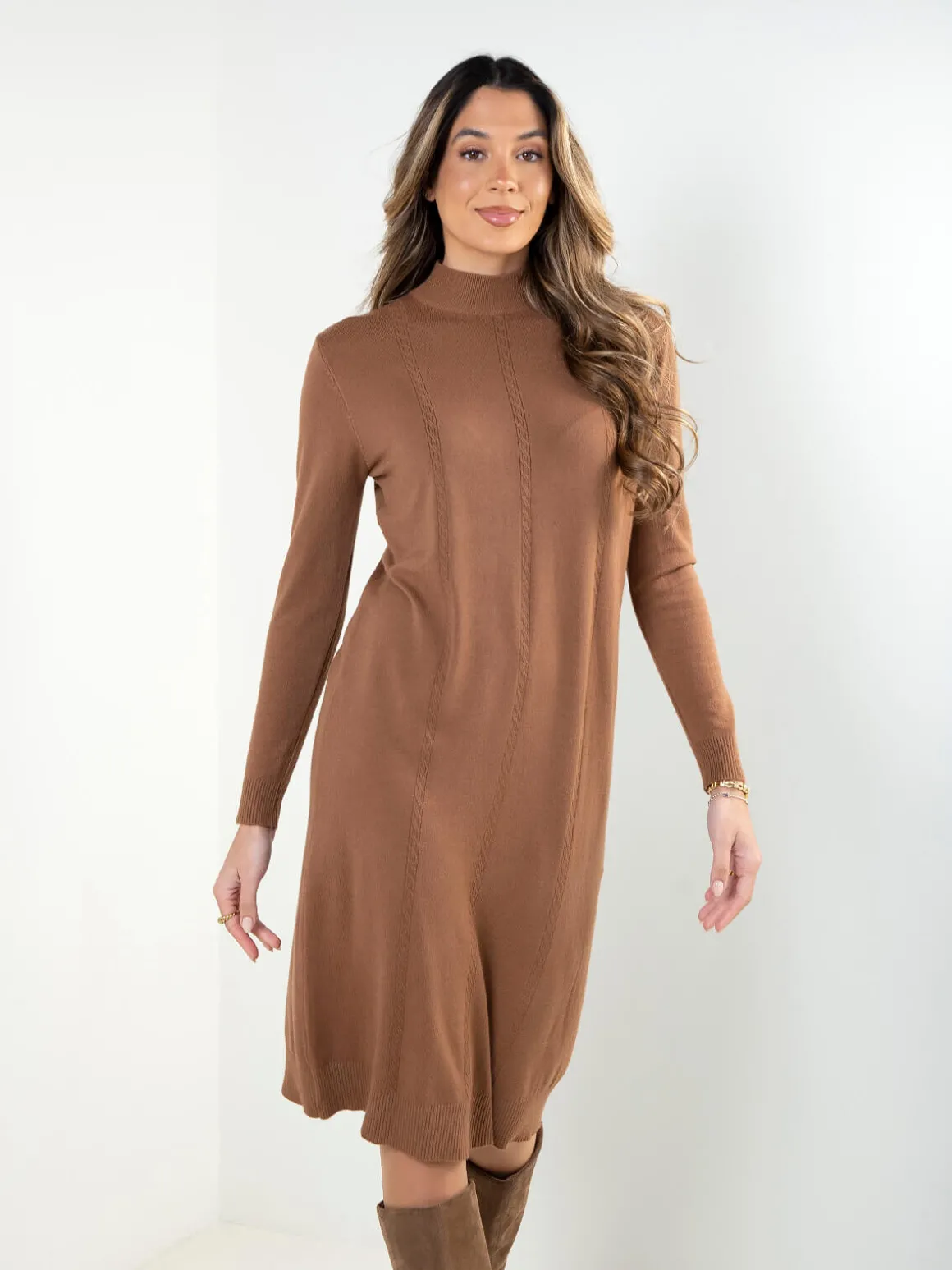 Vestido malha entrançada midi gola perkins