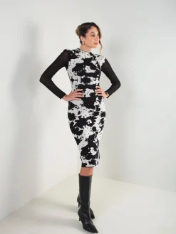 Vestido midi justo em malha animal print