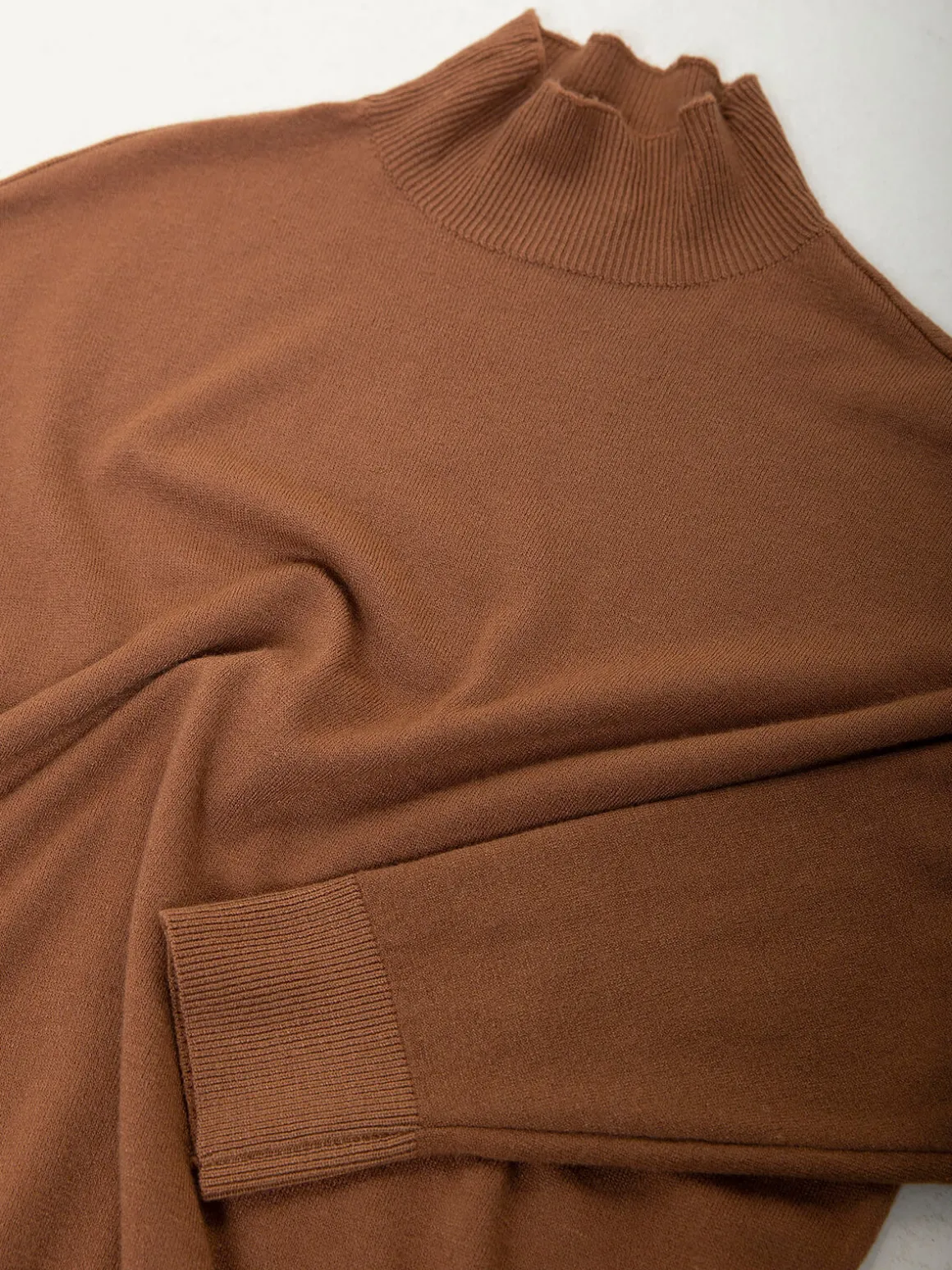 Vestido midi malha com gola subida