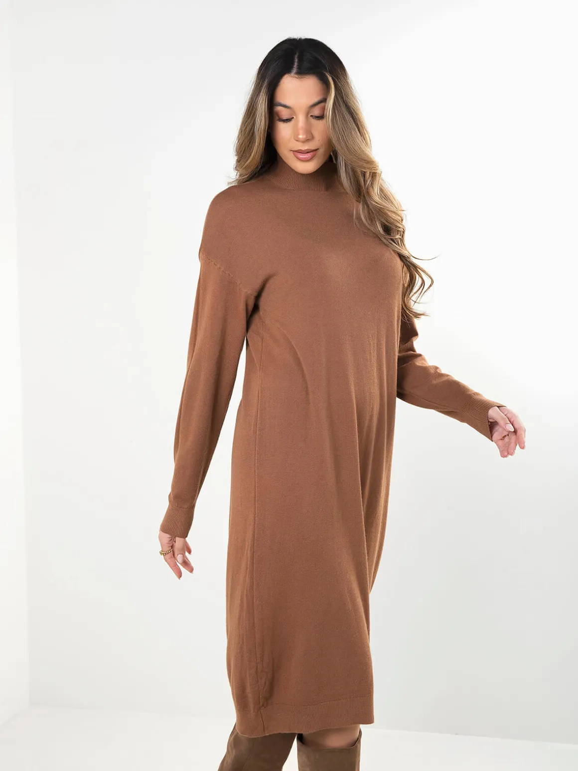 Vestido midi malha com gola subida